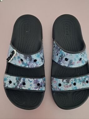 Crocs Sandals Women's 6 Tie Dye Straps Graphic Comfort Summer Beach Classic